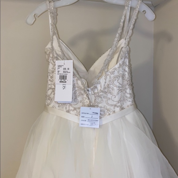 SOLD Wedding Dress - Ballgown - Picture 4 of 5